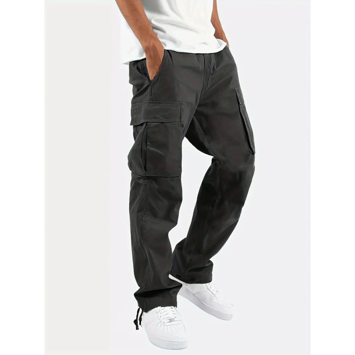 Pantalon cargo Grégoire, le pantalon cargo grégoire mise sur une coupe droite large et de nombreuses poches
