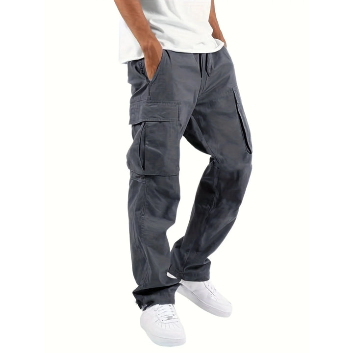 Pantalon cargo Grégoire, le pantalon cargo grégoire mise sur une coupe droite large et de nombreuses poches