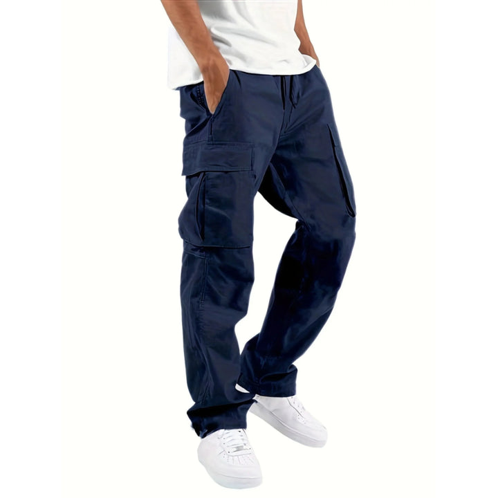 Pantalon cargo Grégoire, le pantalon cargo grégoire mise sur une coupe droite large et de nombreuses poches