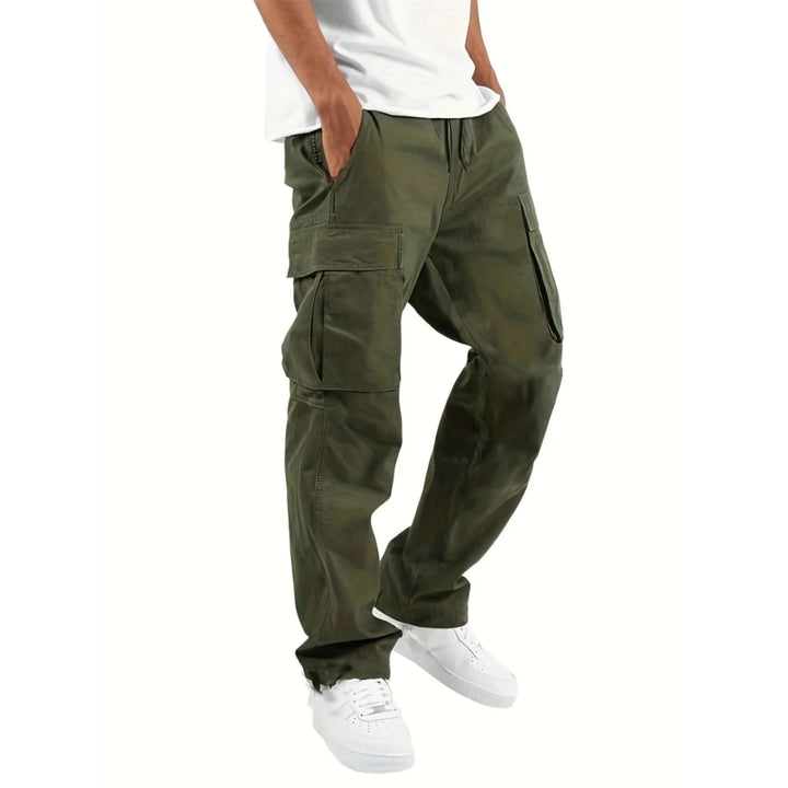 Pantalon cargo Grégoire, le pantalon cargo grégoire mise sur une coupe droite large et de nombreuses poches
