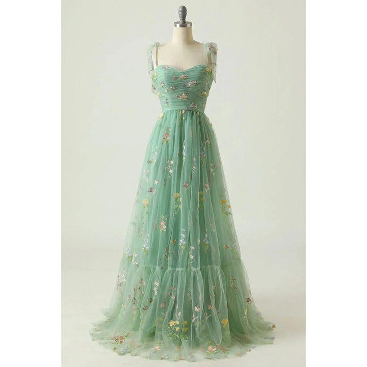 Amara | Robe de bal en tulle brodé pour femme