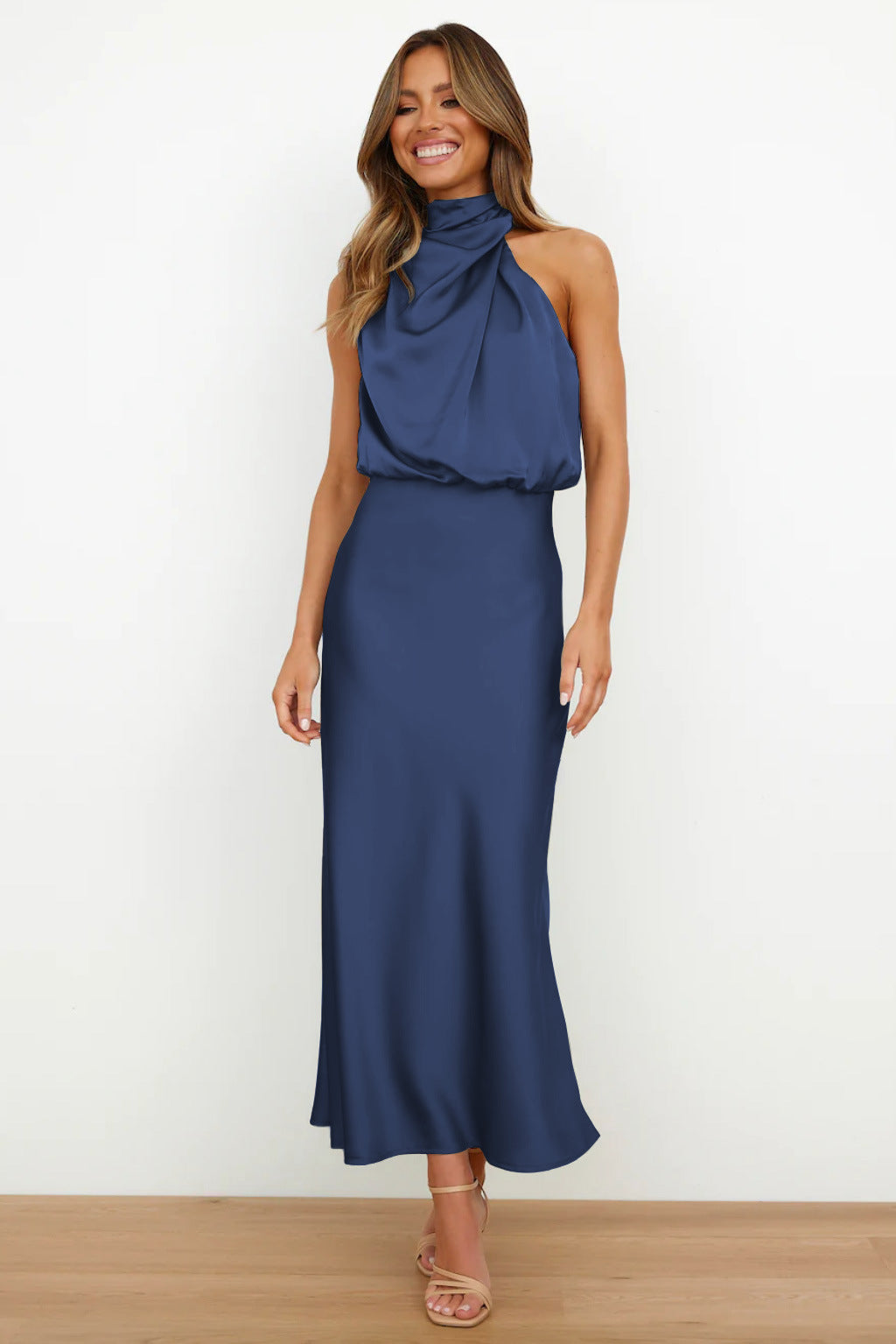 Nina | Robe midi satinée à col halter pour femmes