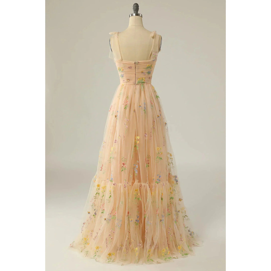 Amara | Robe de bal en tulle brodé pour femme