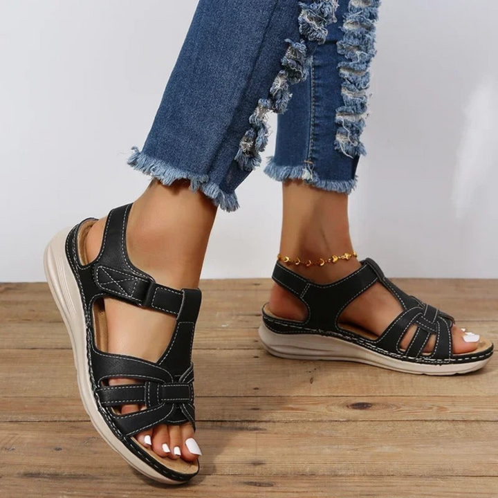 Elana | Sandale Plate avec Brides Entrelacées pour Femme