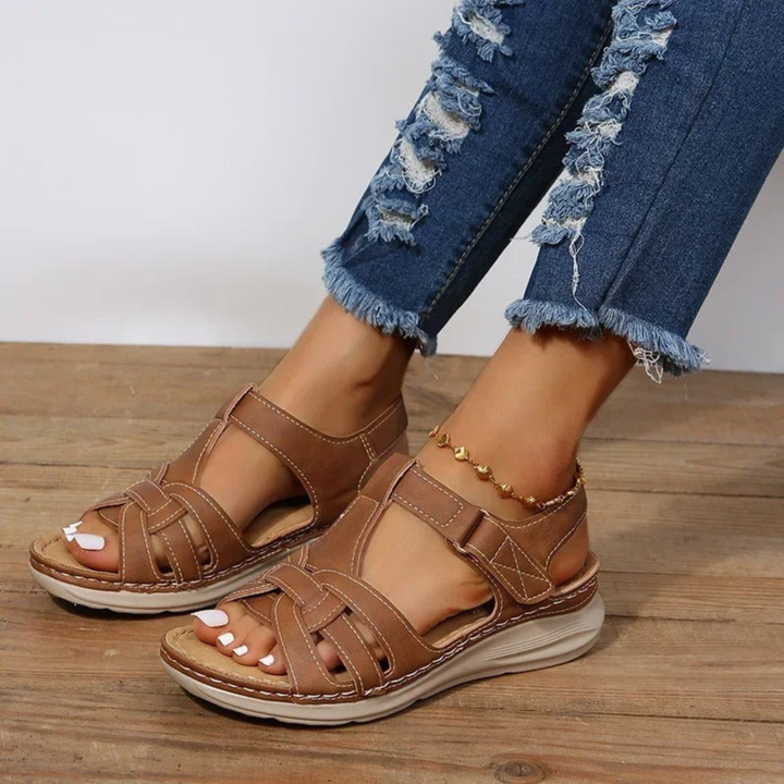 Elana | Sandale Plate avec Brides Entrelacées pour Femme