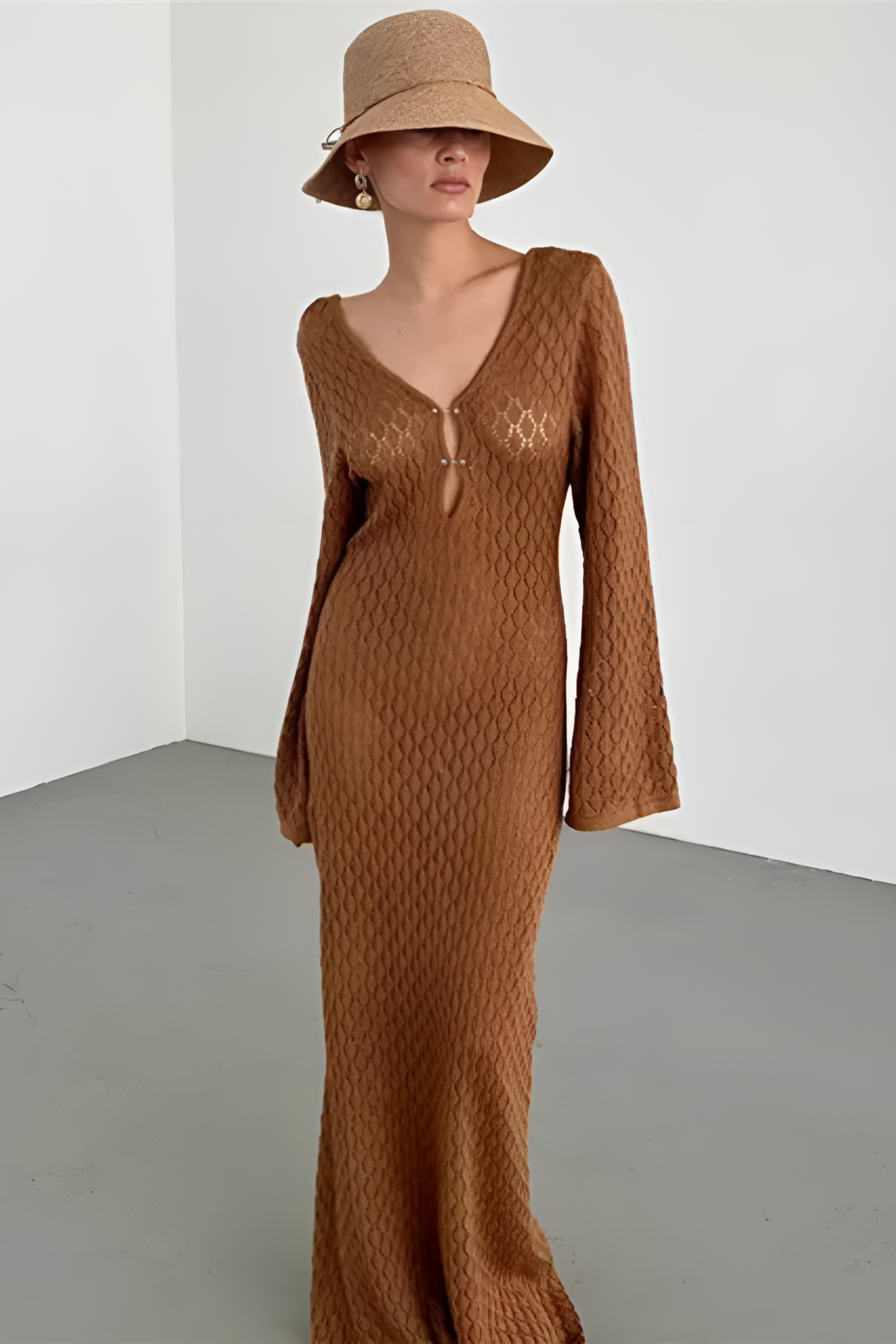 Bohème & Légère – Robe Longue Crochetée d’Été