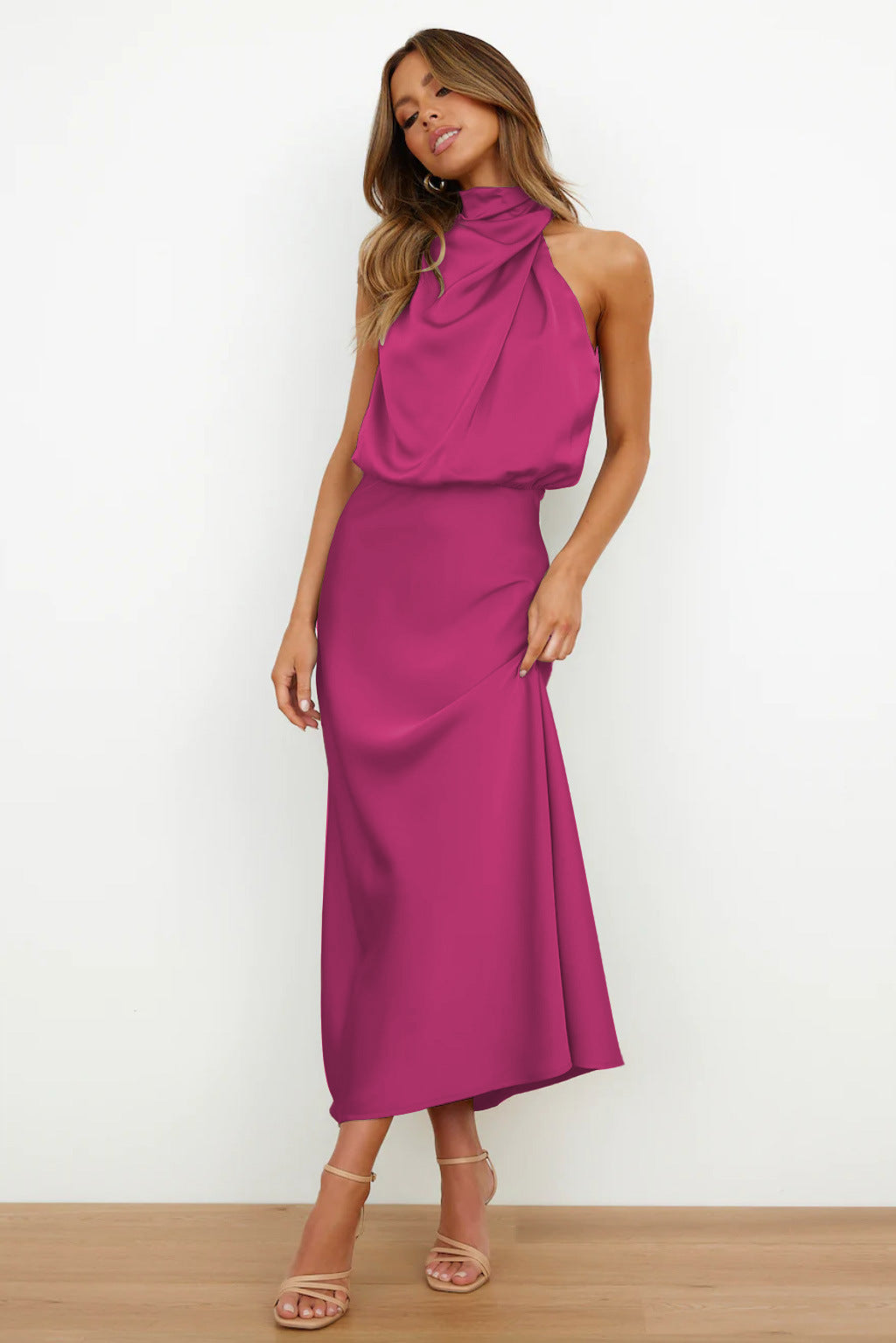 Nina | Robe midi satinée à col halter pour femmes