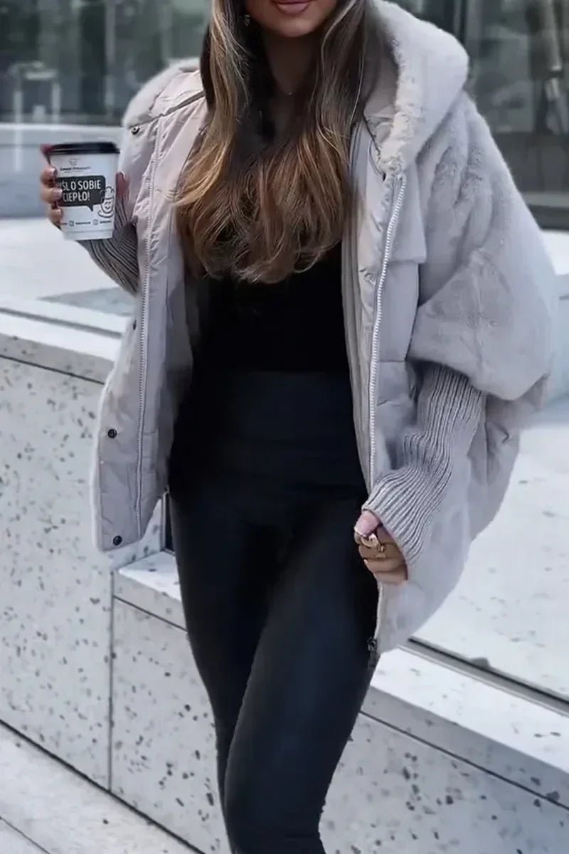Veste en Fausse Fourrure avec Capuche | Douce & Élégante | Look Hivernal