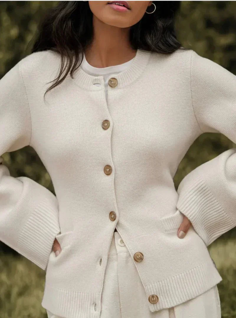 Cardigan Manches Évasées | Boutons Élégants | Tissu Doux