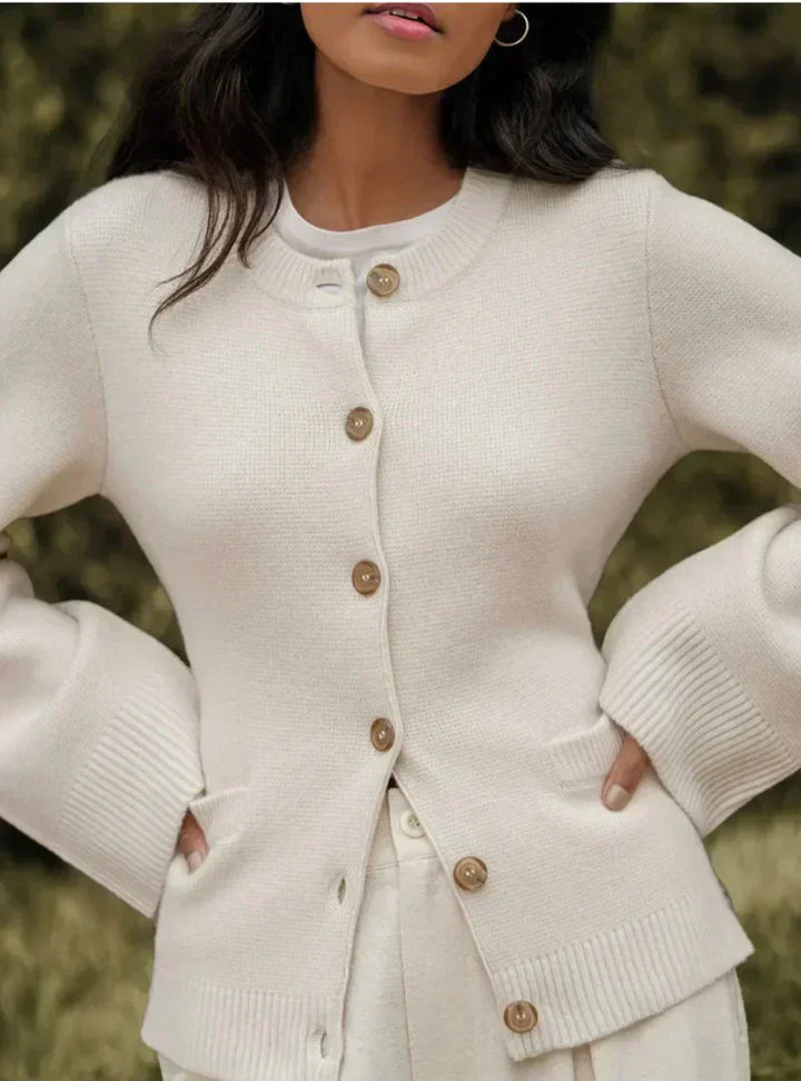 Cardigan Manches Évasées | Boutons Élégants | Tissu Doux