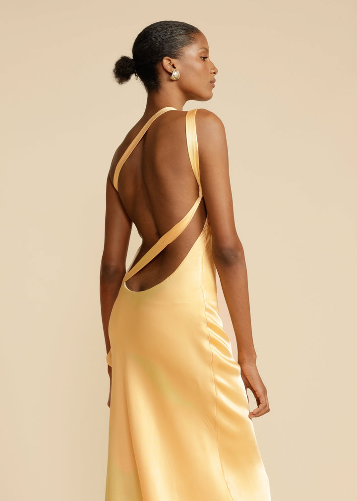 Robe Longue Satinée – Épaule Asymétrique Jaune Soleil