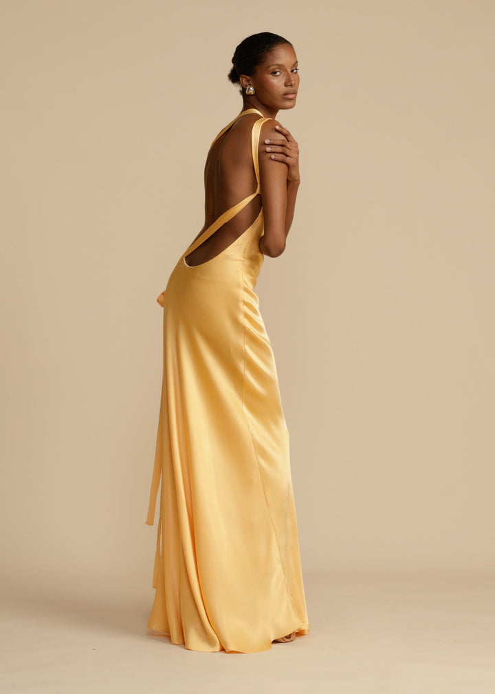 Robe Longue Satinée – Épaule Asymétrique Jaune Soleil