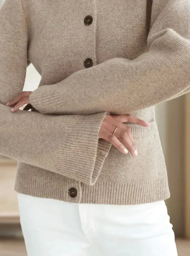 Cardigan Manches Évasées | Boutons Élégants | Tissu Doux