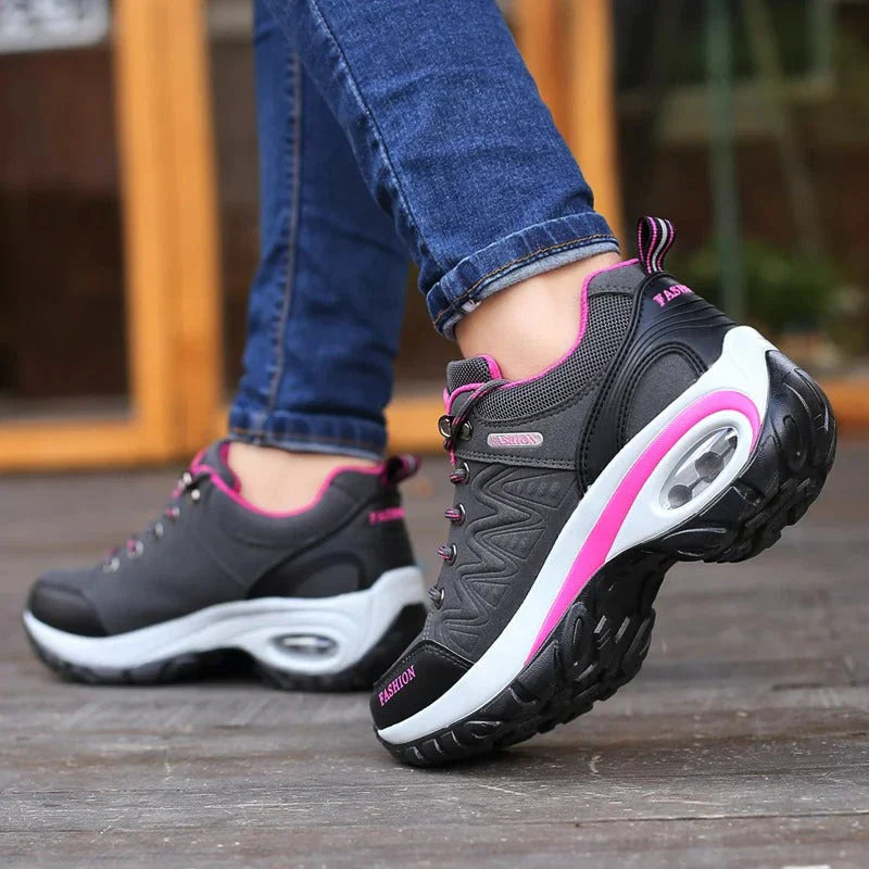 Baskets de Marche à Semelle Compensée | Sportives et Confortables | Look Dynamique