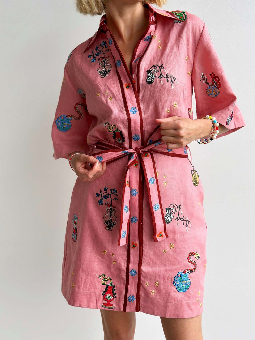 Robe Esquisse en Lin Rose – Coupe Fluide & Élégance d’Été