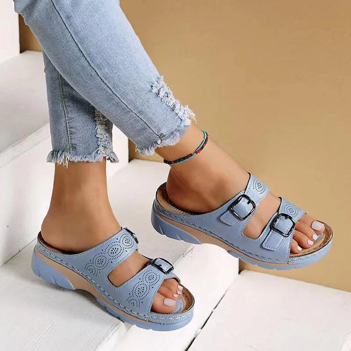 Sandales Célestine souples pour femme, semelle absorbante et conception ergonomique adaptée aux longues journées.