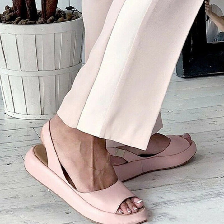 Sandales Perrine, les sandales perrine apportent une touche de style à vos journées estivales