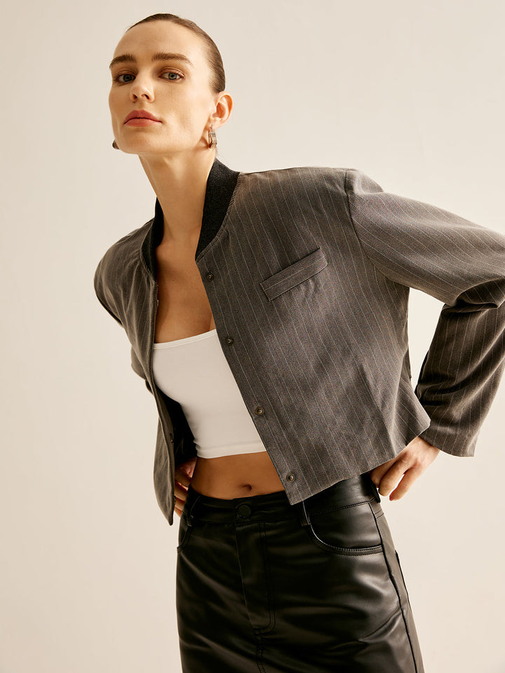 Veste Courte Grise à Rayures | Élégance Contemporaine | Coupe Ajustée