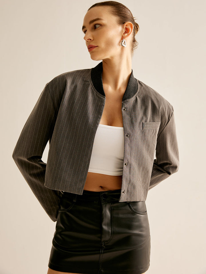 Veste Courte Grise à Rayures | Élégance Contemporaine | Coupe Ajustée