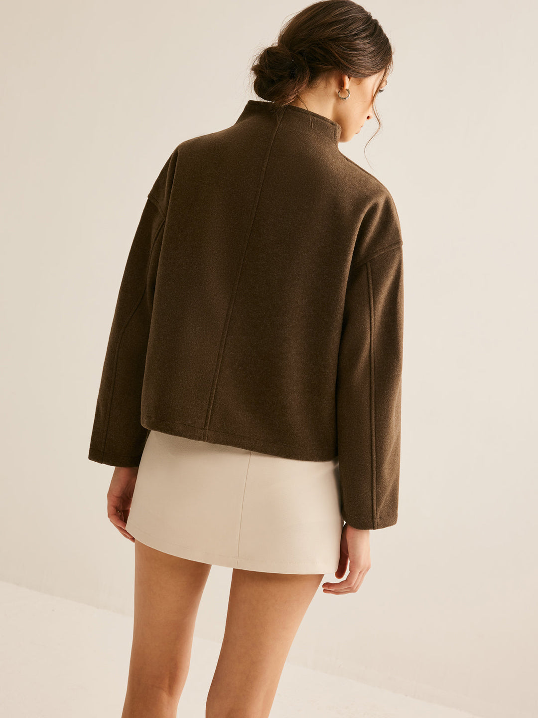 Veste Courte Col Montant | Marron Foncé | Élégance Minimaliste