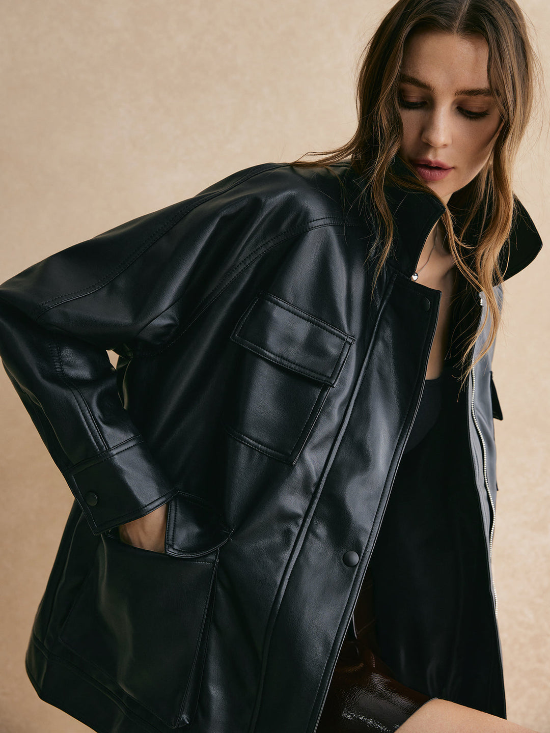 Veste Oversize en Cuir Synthétique | Look Moderne | Détails Utilitaires