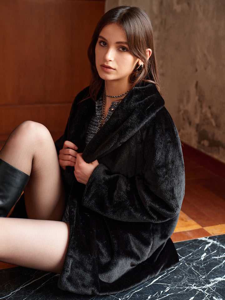 Veste en Fausse Fourrure Noire | Oversize | Douce et Glamour