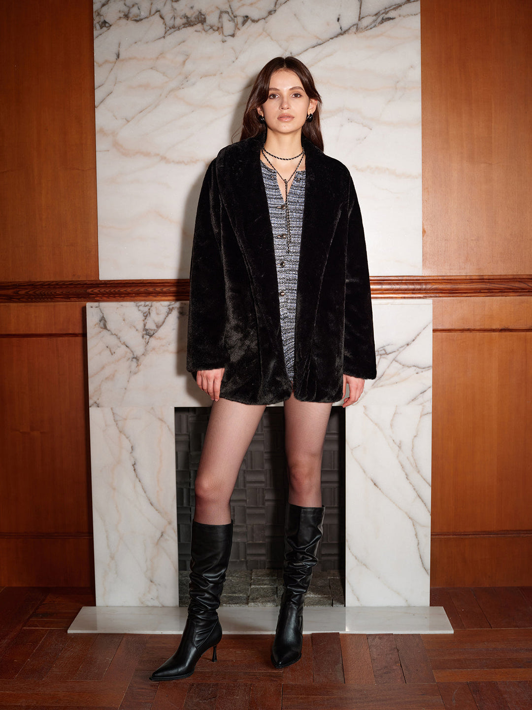 Veste en Fausse Fourrure Noire | Oversize | Douce et Glamour