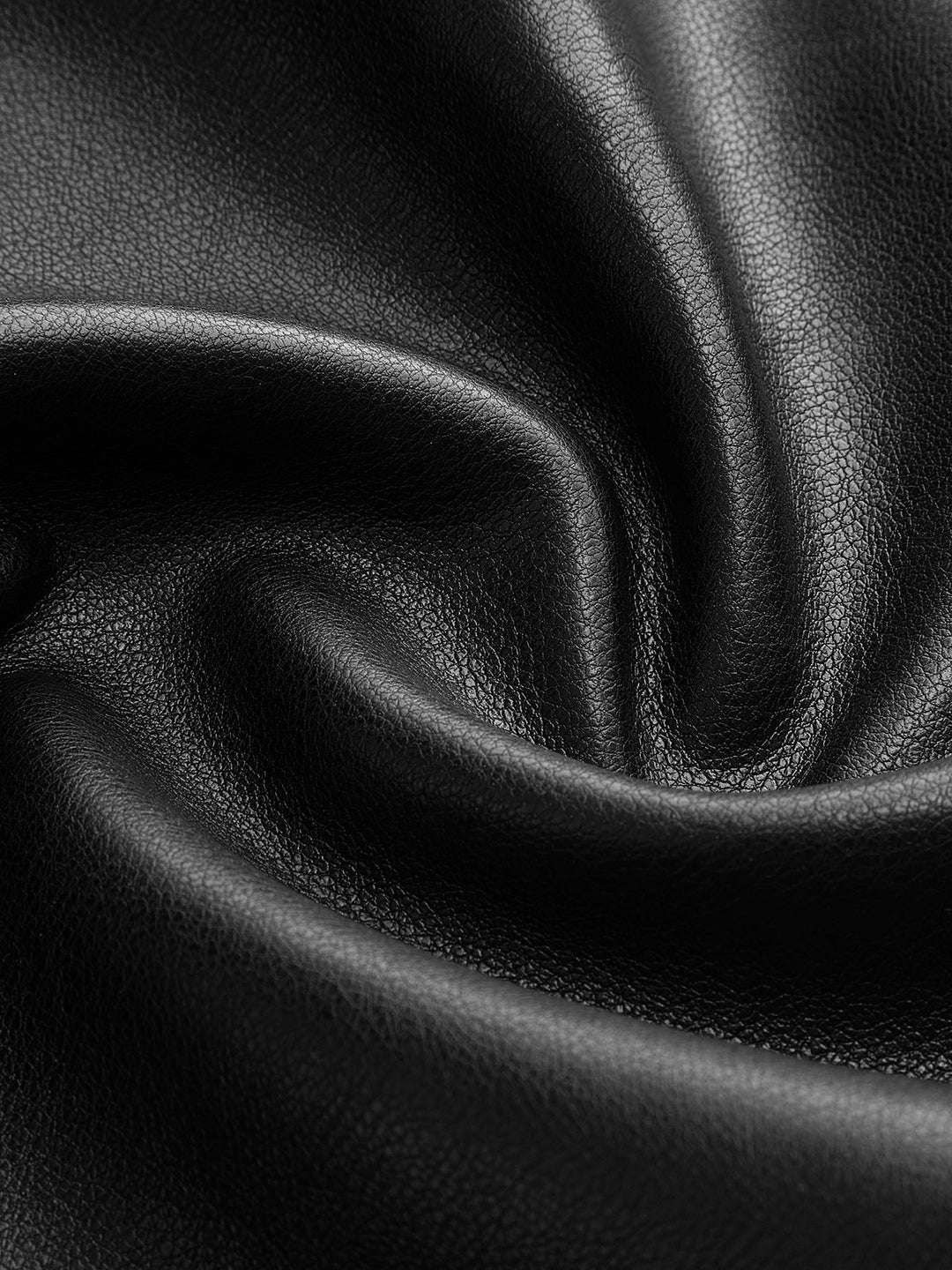 Veste Courte en Simili Cuir Noir | Design Moderne | Style Audacieux
