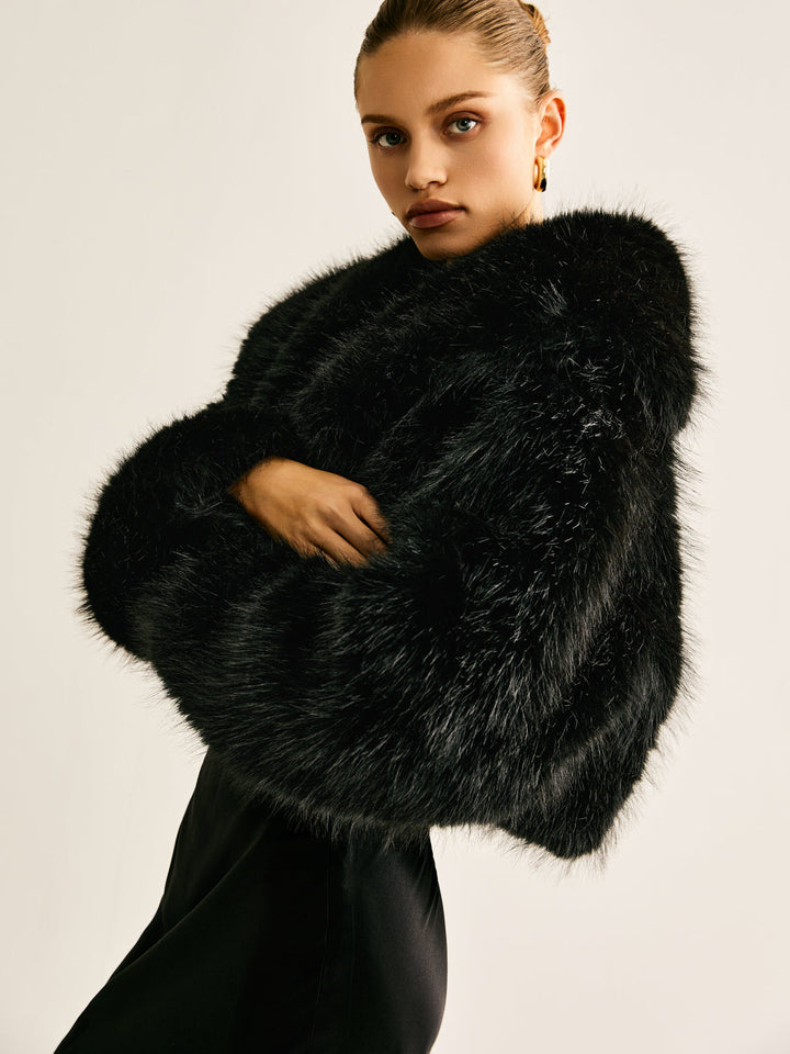 Veste Courte en Fausse Fourrure | Glamour & Élégante | Douceur Luxueuse