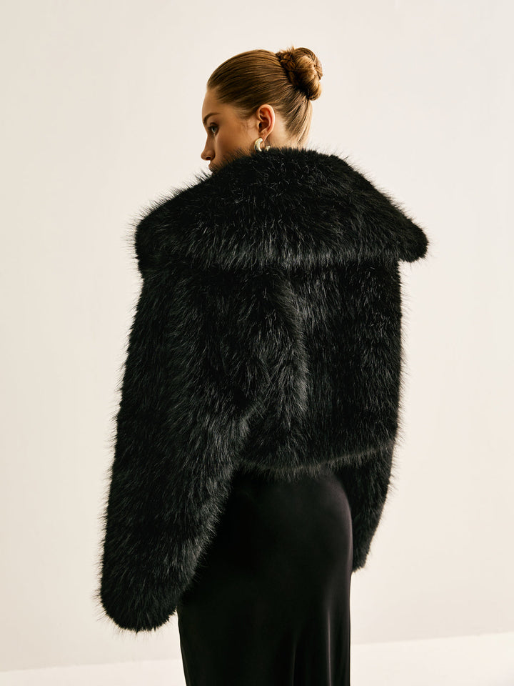 Veste Courte en Fausse Fourrure | Glamour & Élégante | Douceur Luxueuse