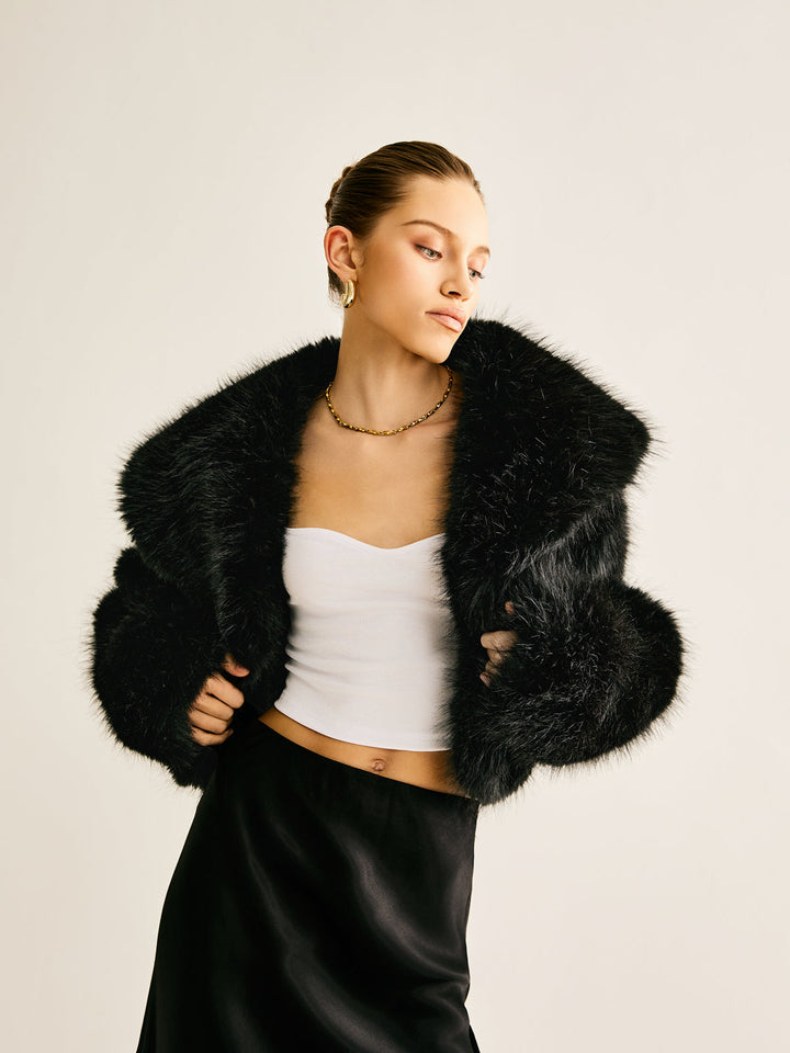 Veste Courte en Fausse Fourrure | Glamour & Élégante | Douceur Luxueuse