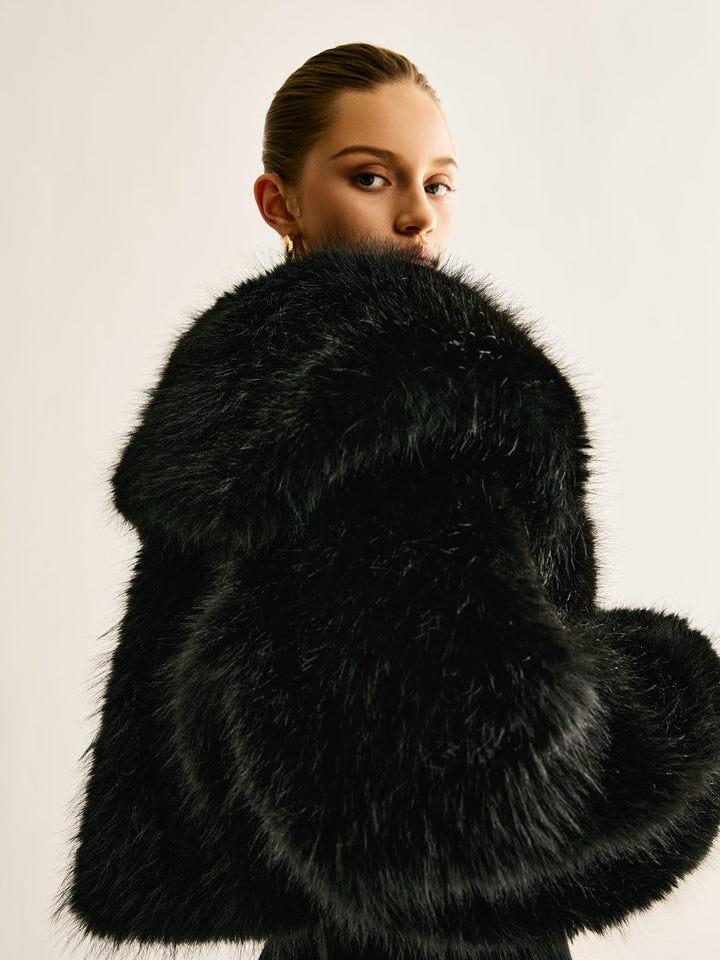 Veste Courte en Fausse Fourrure | Glamour & Élégante | Douceur Luxueuse