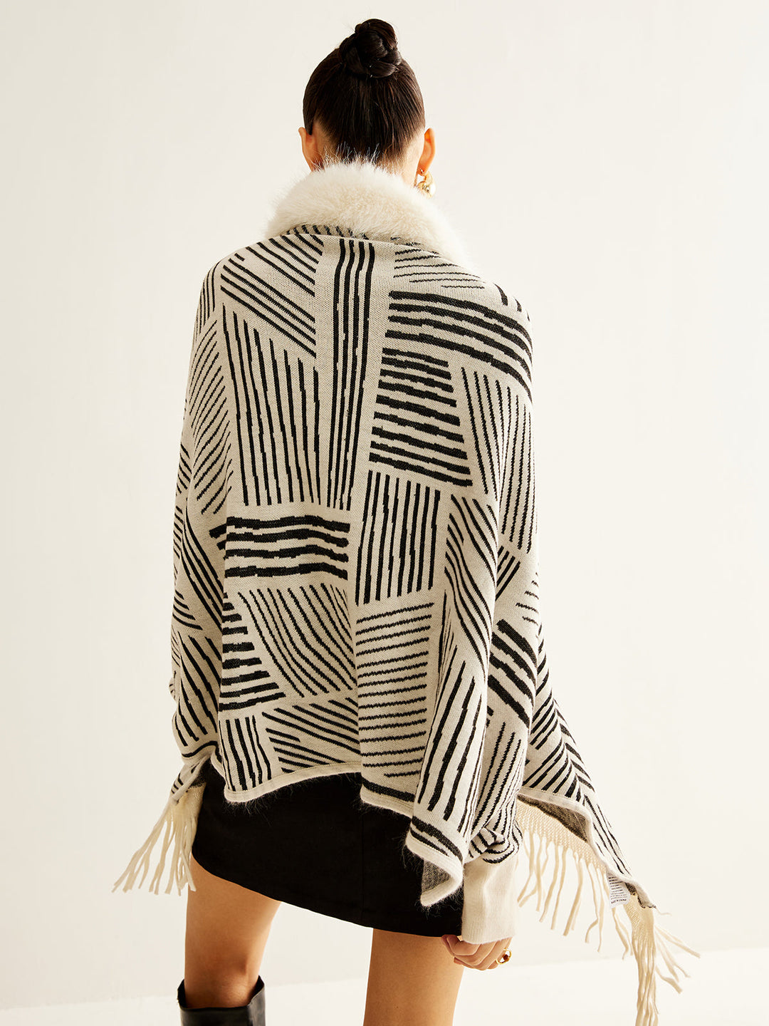 Poncho Géométrique avec Fausse Fourrure | Élégant & Chaleureux | Style Bohème