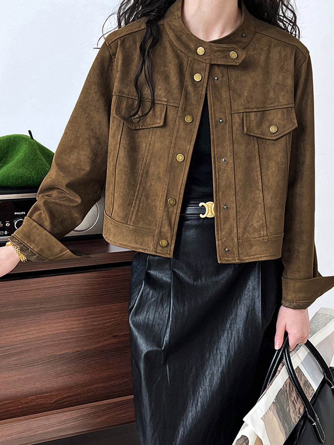 Veste Courte en Daim Synthétique | Tendance & Élégance Décontractée | Look Moderne