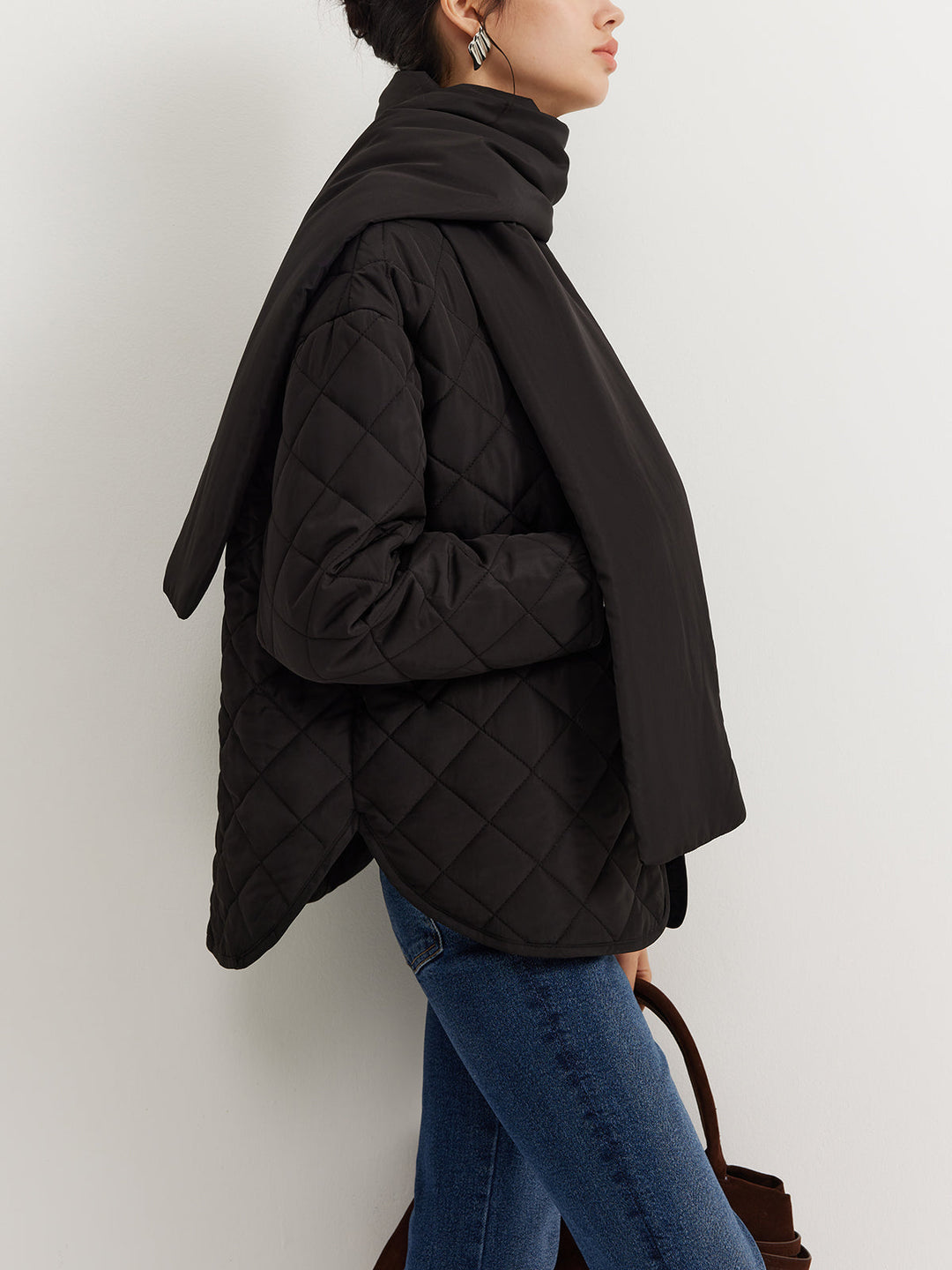 Cape Texturée Noire | Élégante et Fluide | Confort Hivernal