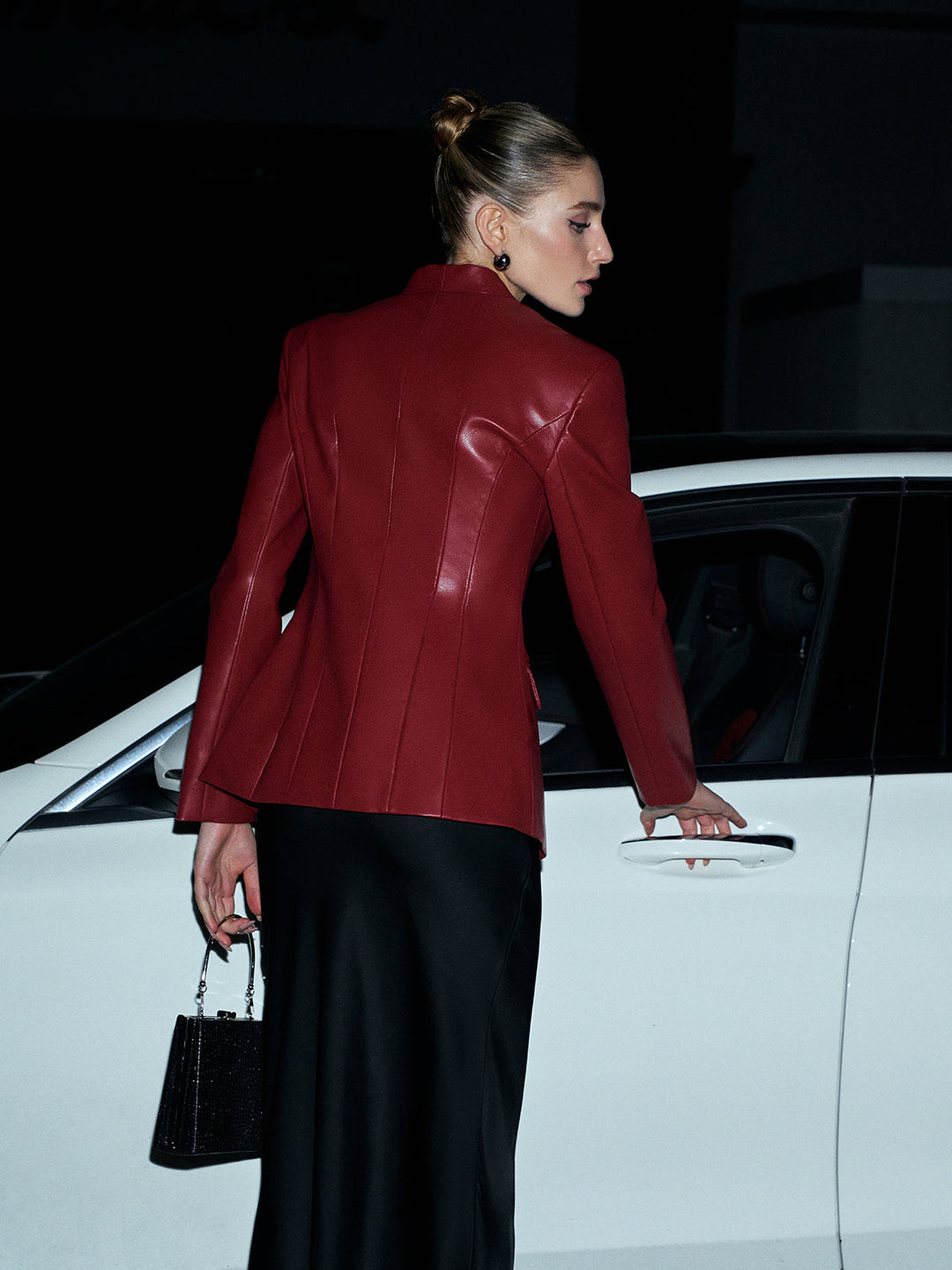 Veste Cuir Rouge Ajustée | Élégance Moderne | Tendance Luxueuse