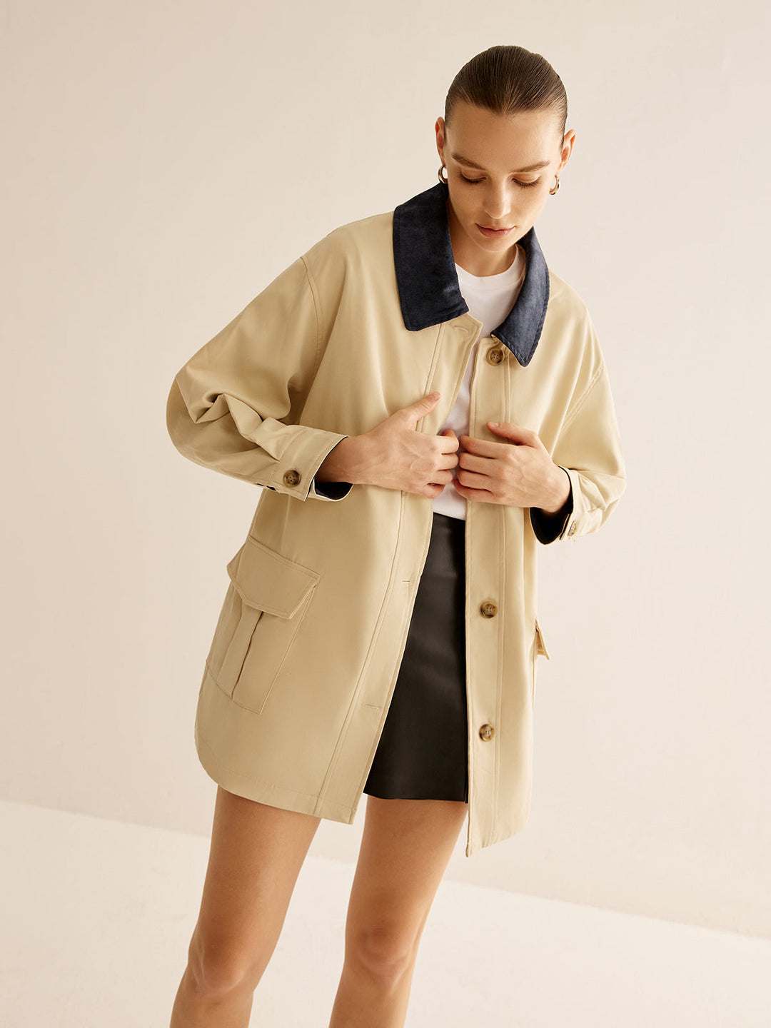 Veste Beige avec Col Contrasté | Élégante & Polyvalente | Look Automnal