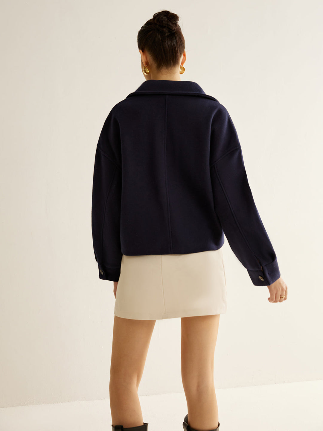 Veste Courte Bleu Marine | Coupe Moderne | Élégance Minimaliste