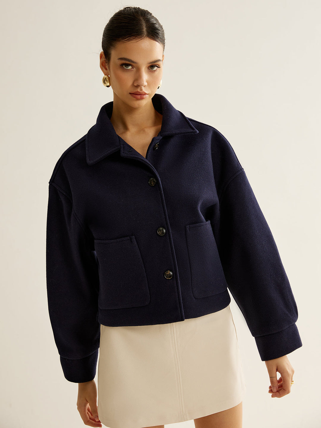 Veste Courte Bleu Marine | Coupe Moderne | Élégance Minimaliste