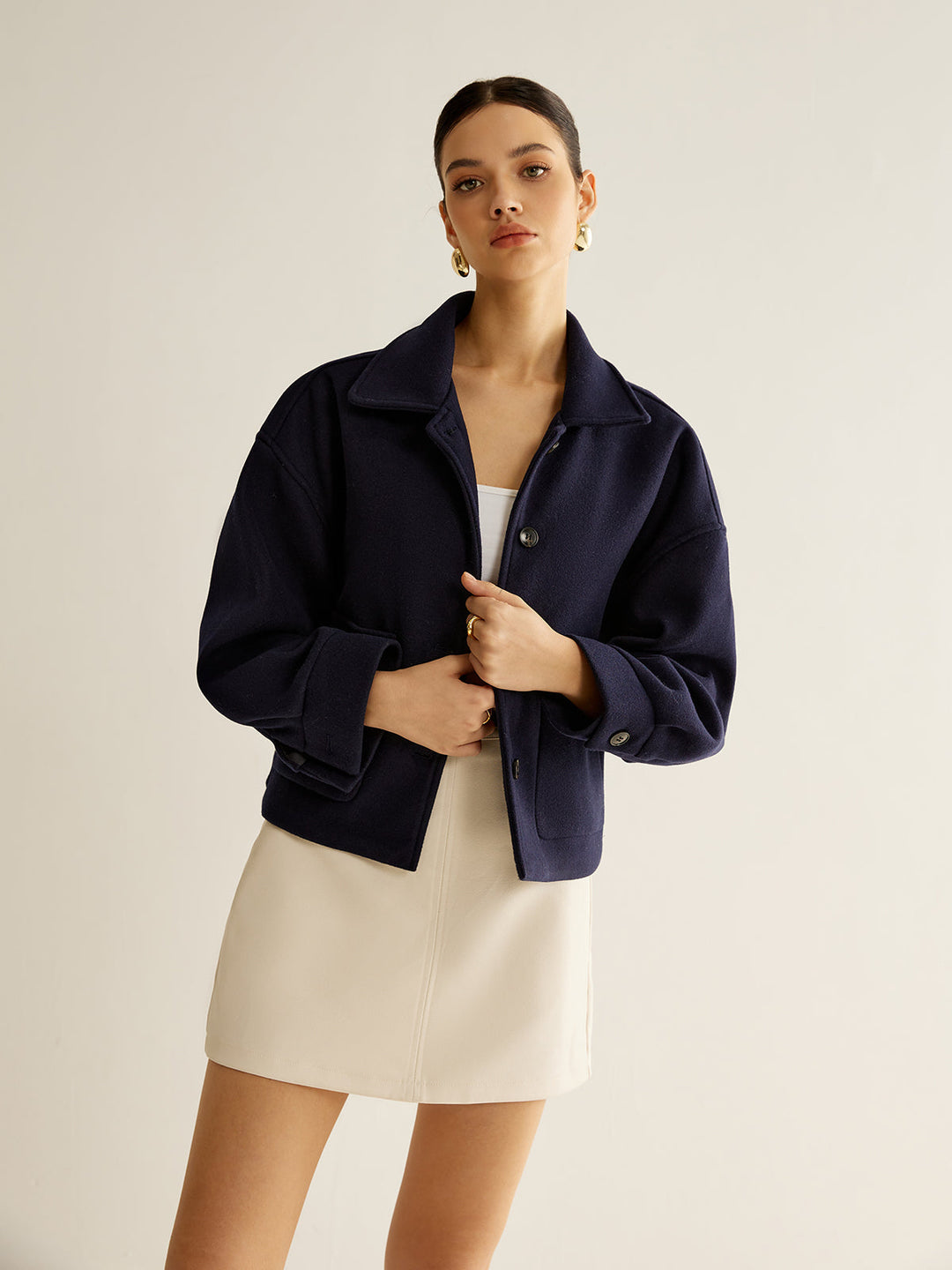 Veste Courte Bleu Marine | Coupe Moderne | Élégance Minimaliste