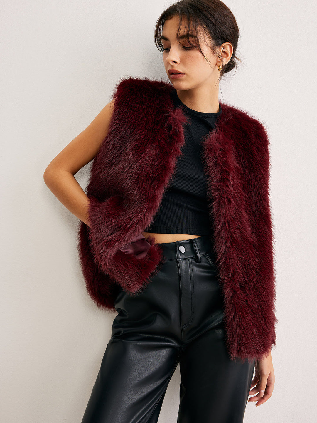 Gilet en Fausse Fourrure Bordeaux | Sans Manches | Style Luxueux