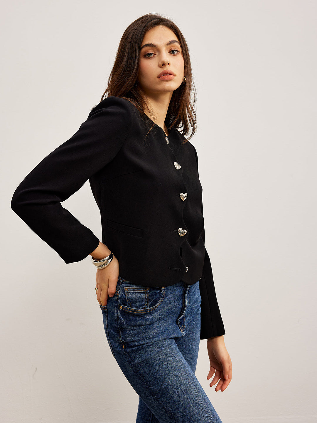 Veste Courte Noire | Boutons Dorés | Élégance Classique