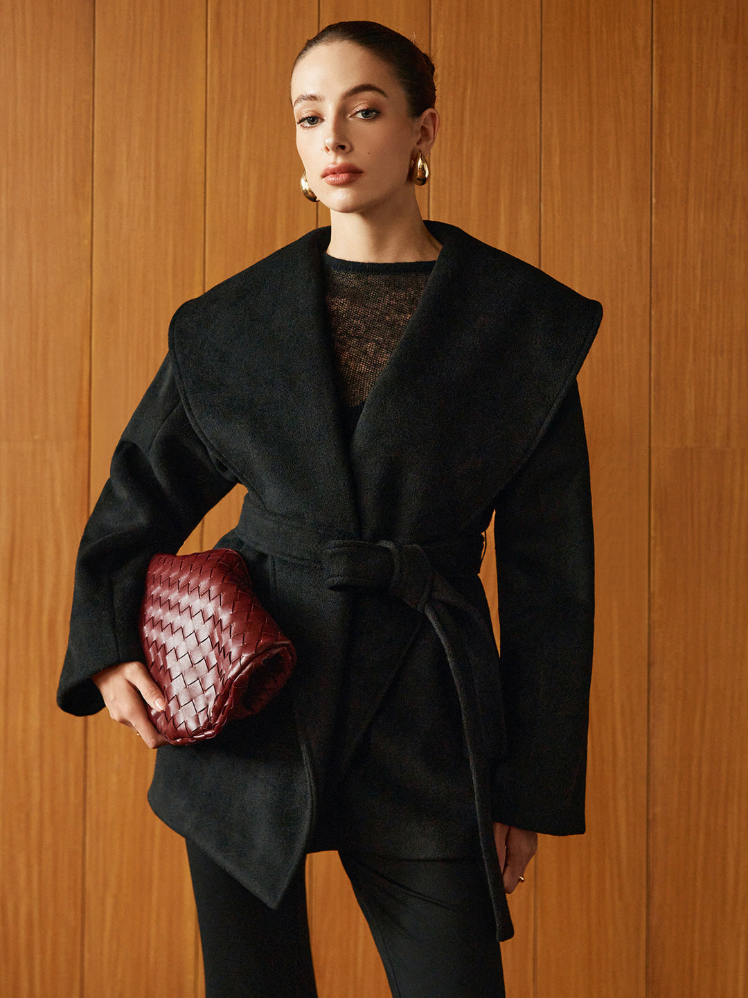 Veste Ceinturée Noire | Col Large | Élégance Intemporelle