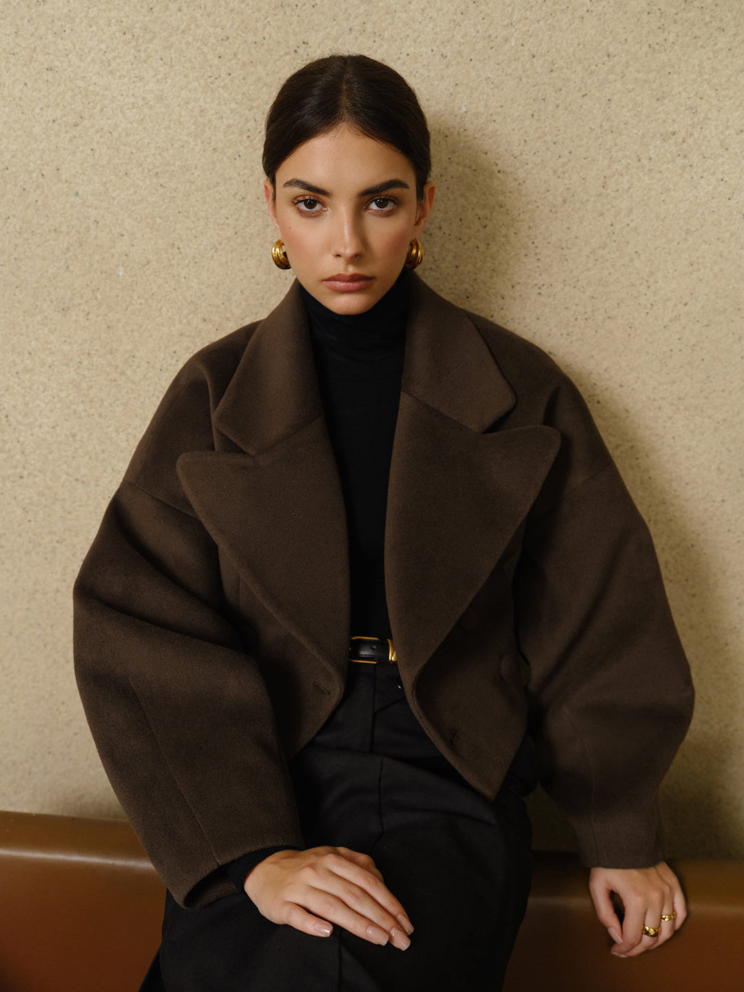 Manteau Court en Laine | Ceinture Ajustable | Brun Élégant