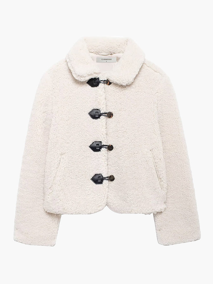 Veste Courte en Sherpa | Boutons en Bois | Style Cosy et Tendance