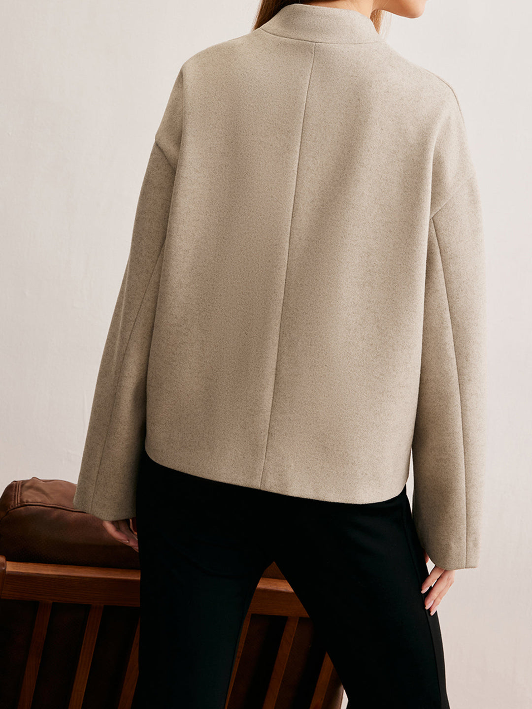 Veste Courte Minimaliste | Tissu en Laine | Élégance Moderne