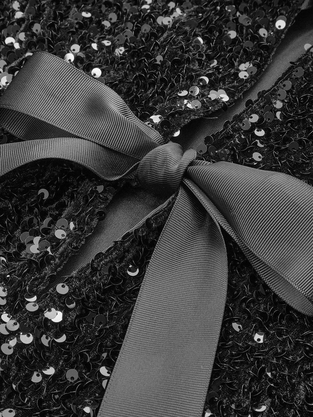 Veste Courte à Paillettes | Fermeture Satinée | Style Glamour