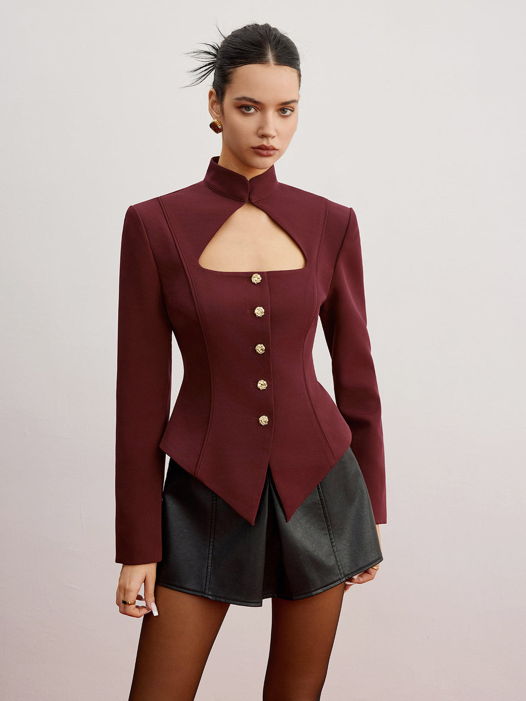 Veste Bordeaux Découpée | Boutons Dorés | Design Cintré