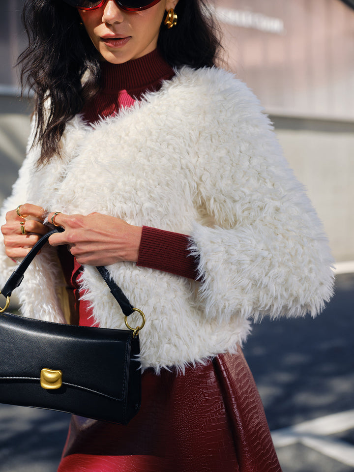 Veste Courte en Fausse Fourrure | Douce et Glamour | Coupe Élégante
