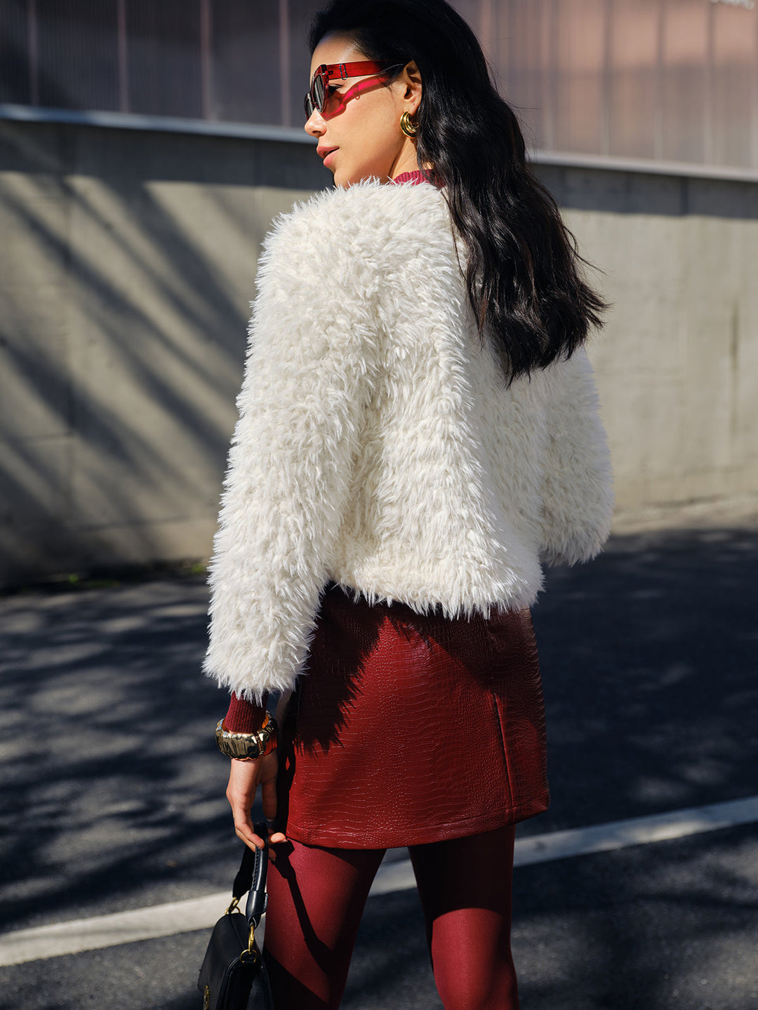Veste Courte en Fausse Fourrure | Douce et Glamour | Coupe Élégante